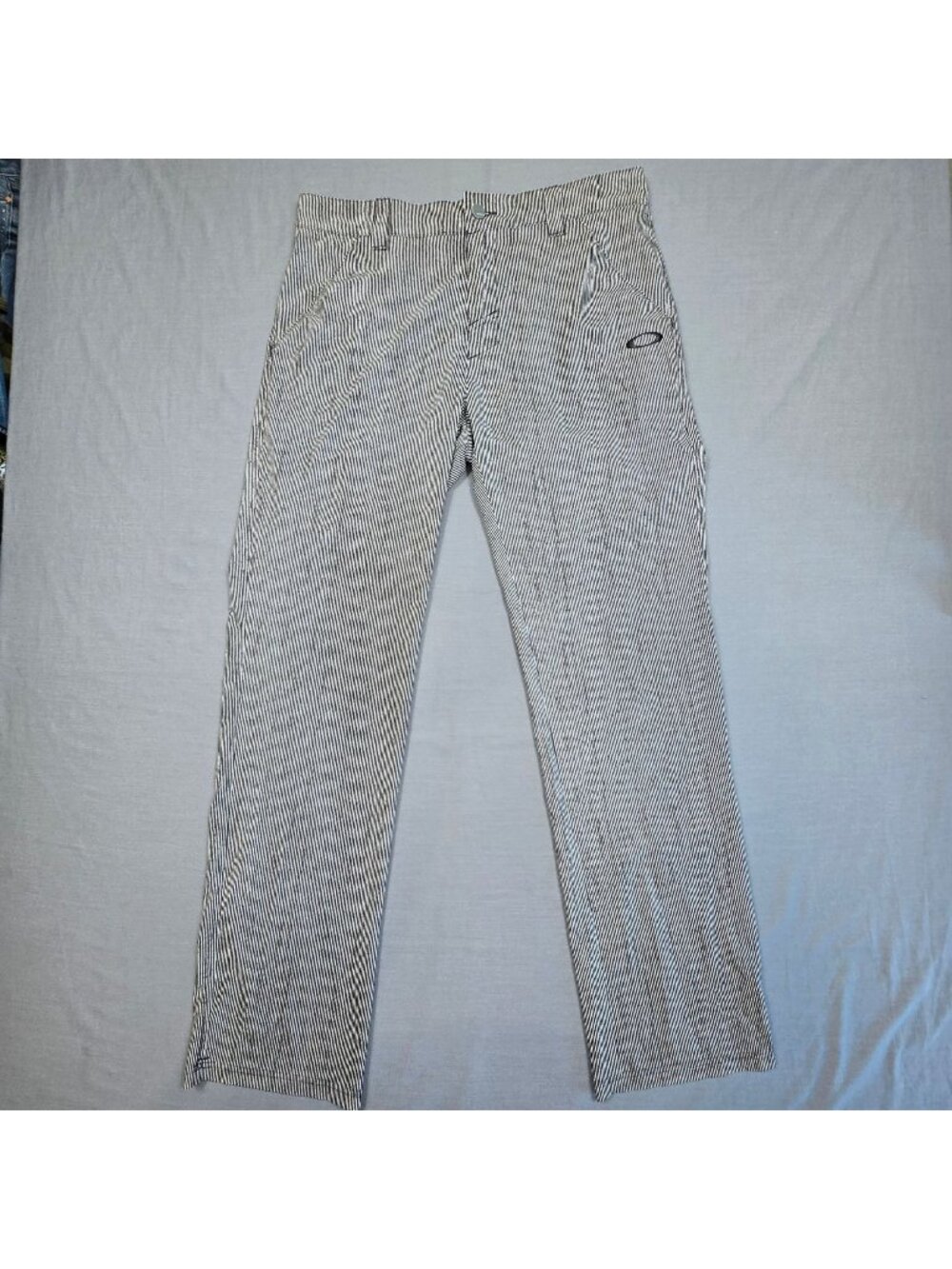 Oakley Mens 32X32 Haverford Golf Pants Black/White Striped Performance